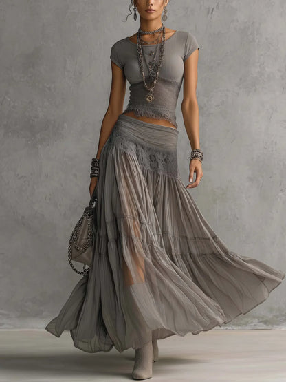 Carmen - Top Gris con transparencias, paneles de encaje y Falda Larga plisada