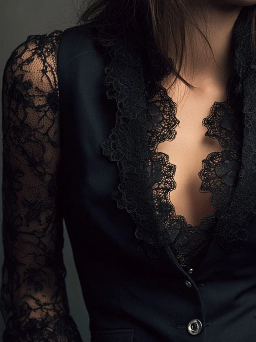 Noemi | Chaqueta negra con mangas semitransparentes