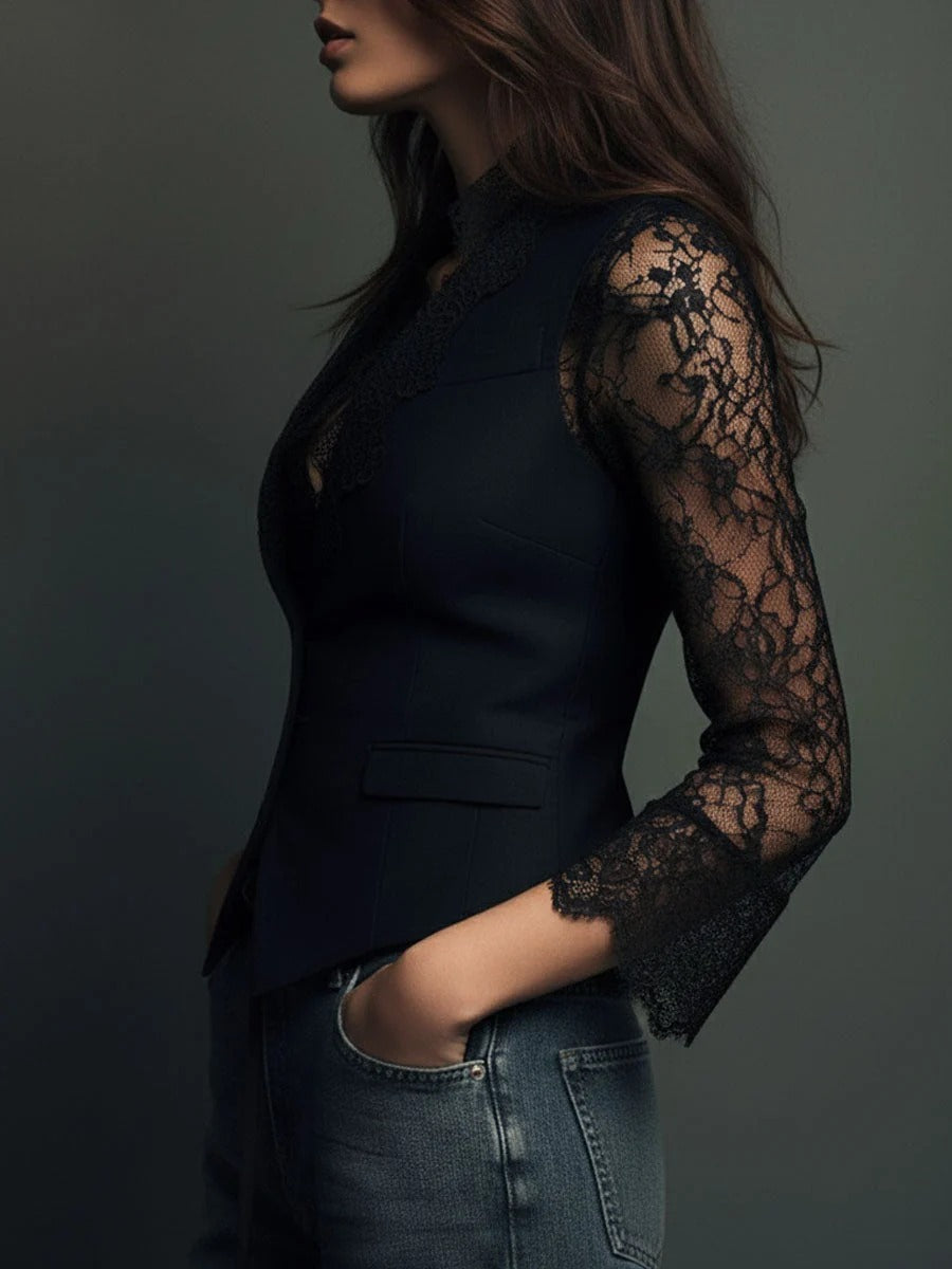 Noemi | Chaqueta negra con mangas semitransparentes