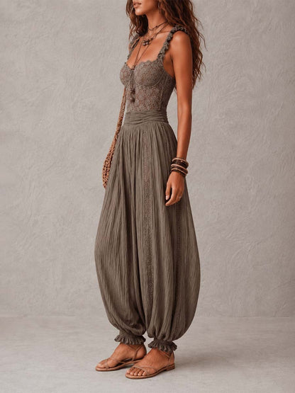Alicia - Conjunto corpiño de color topo, estilo bohemio y pantalones harem arrugado